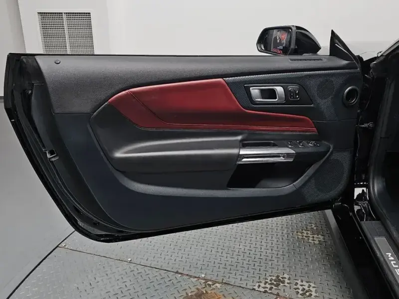2024 Ford Mustang с пробегом 31 239 км