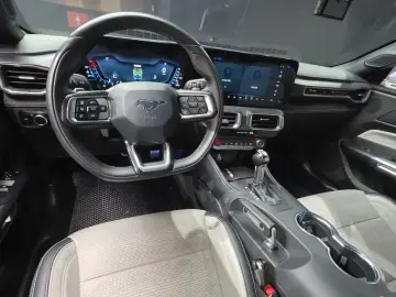 2025 Ford Mustang с пробегом 9 229 км