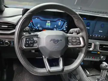 2025 Ford Mustang с пробегом 9 229 км