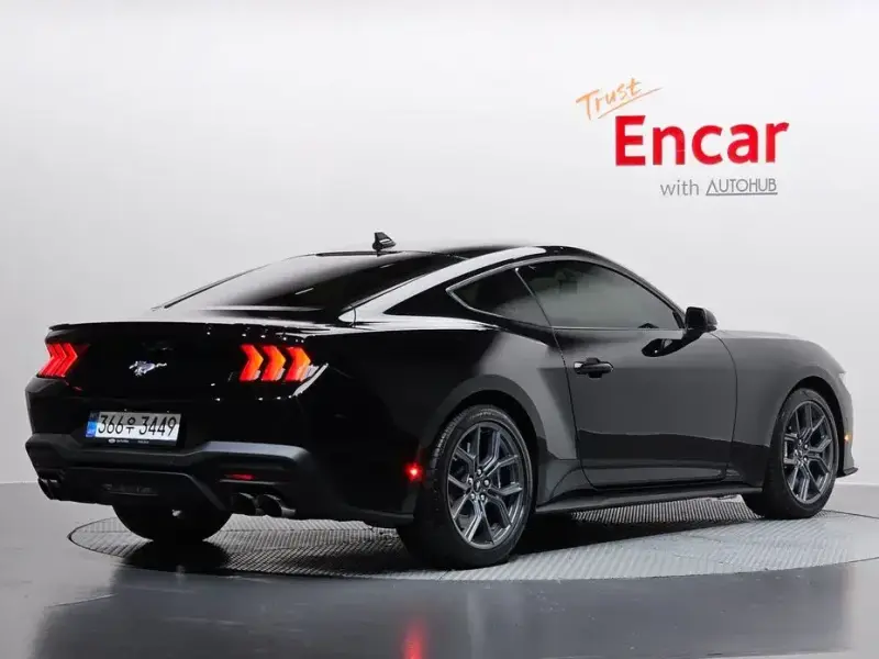 2025 Ford Mustang с пробегом 553 км