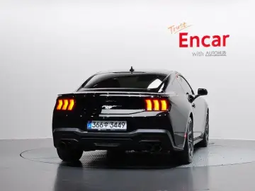 2025 Ford Mustang с пробегом 553 км