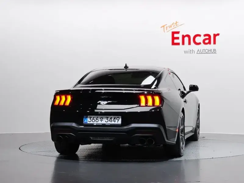 2025 Ford Mustang с пробегом 553 км