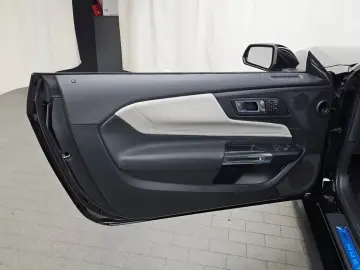 2025 Ford Mustang с пробегом 553 км