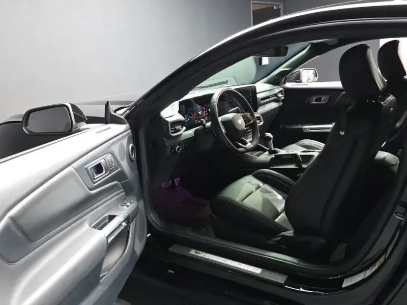 2024 Ford Mustang с пробегом 12 924 км