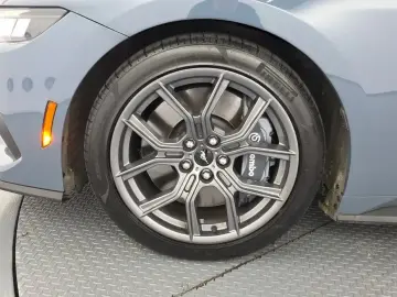 2024 Ford Mustang с пробегом 33 212 км