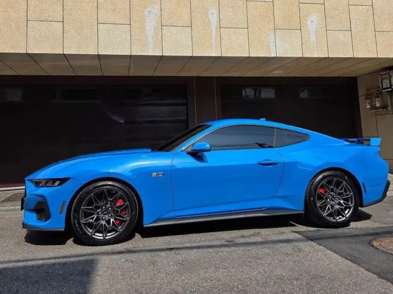 2025 Ford Mustang с пробегом 2 900 км