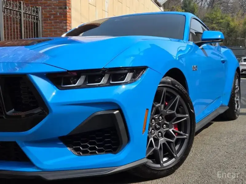 2025 Ford Mustang с пробегом 2 900 км