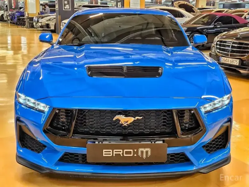 2025 Ford Mustang с пробегом 2 900 км