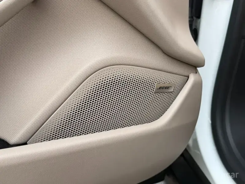 2023 Porsche Taycan с пробегом 11 200 км