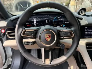 2023 Porsche Taycan с пробегом 11 200 км
