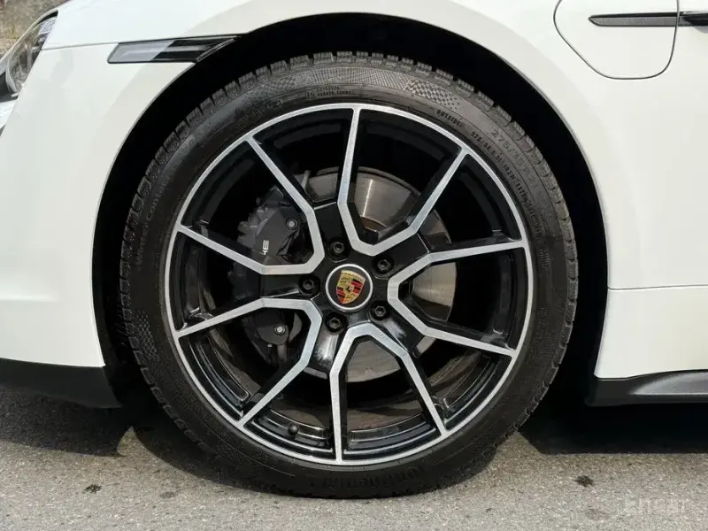 2023 Porsche Taycan с пробегом 11 200 км