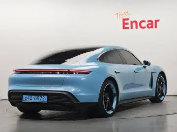 2023 Porsche Taycan с пробегом 13 274 км