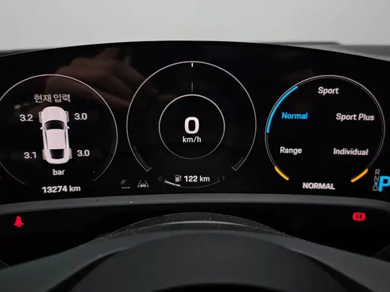 2023 Porsche Taycan с пробегом 13 274 км