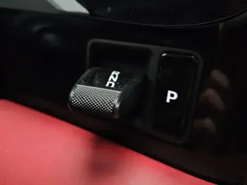 2023 Porsche Taycan с пробегом 13 274 км