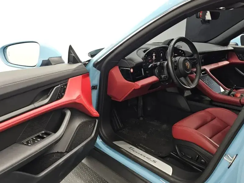 2023 Porsche Taycan с пробегом 13 274 км