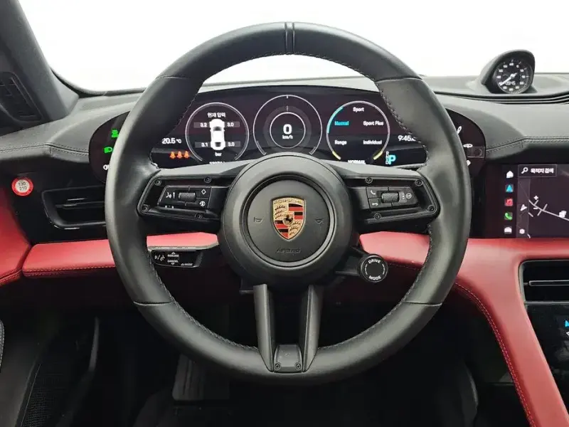 2023 Porsche Taycan с пробегом 13 274 км