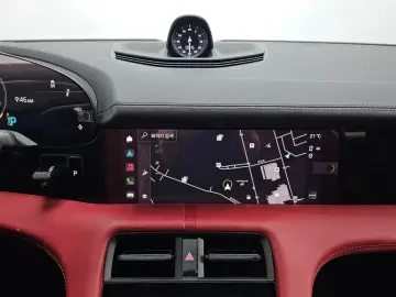 2023 Porsche Taycan с пробегом 13 274 км