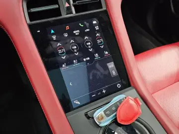 2023 Porsche Taycan с пробегом 13 274 км
