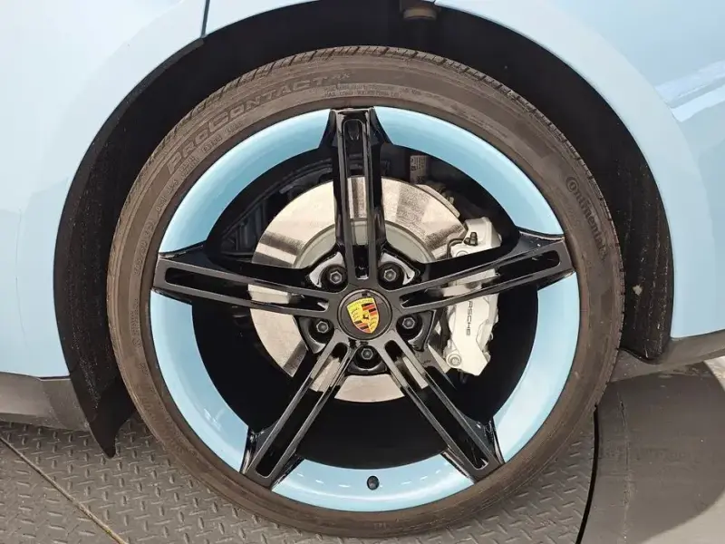 2023 Porsche Taycan с пробегом 13 274 км