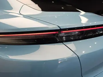 2023 Porsche Taycan с пробегом 13 274 км