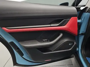 2023 Porsche Taycan с пробегом 13 274 км
