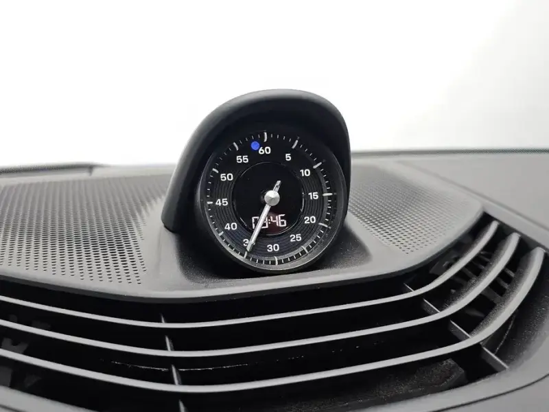 2023 Porsche Taycan с пробегом 13 274 км
