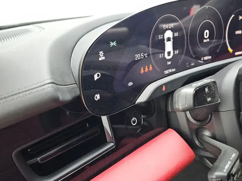 2023 Porsche Taycan с пробегом 13 274 км