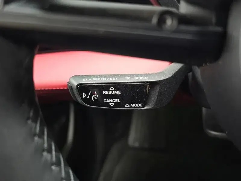 2023 Porsche Taycan с пробегом 13 274 км