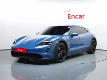 2022 Porsche Taycan с пробегом 13 787 км