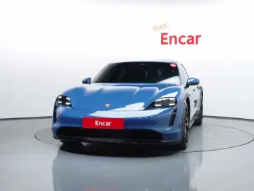 2022 Porsche Taycan с пробегом 13 787 км