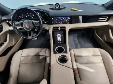 2022 Porsche Taycan с пробегом 13 787 км