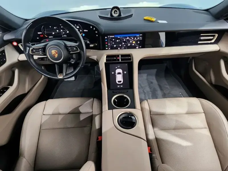 2022 Porsche Taycan с пробегом 13 787 км