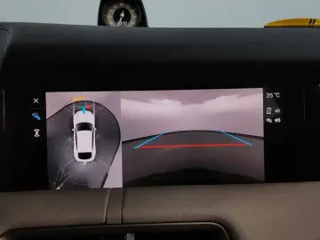 2022 Porsche Taycan с пробегом 13 787 км