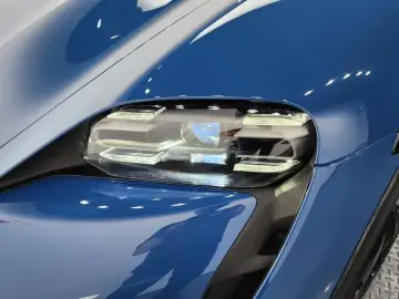 2022 Porsche Taycan с пробегом 13 787 км