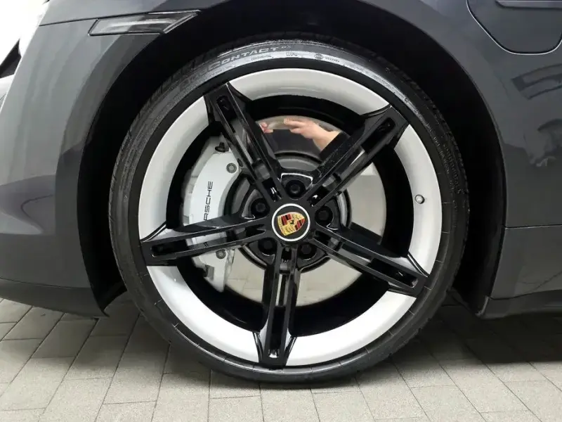 2021 Porsche Taycan с пробегом 26 960 км
