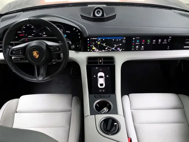 2021 Porsche Taycan с пробегом 26 960 км
