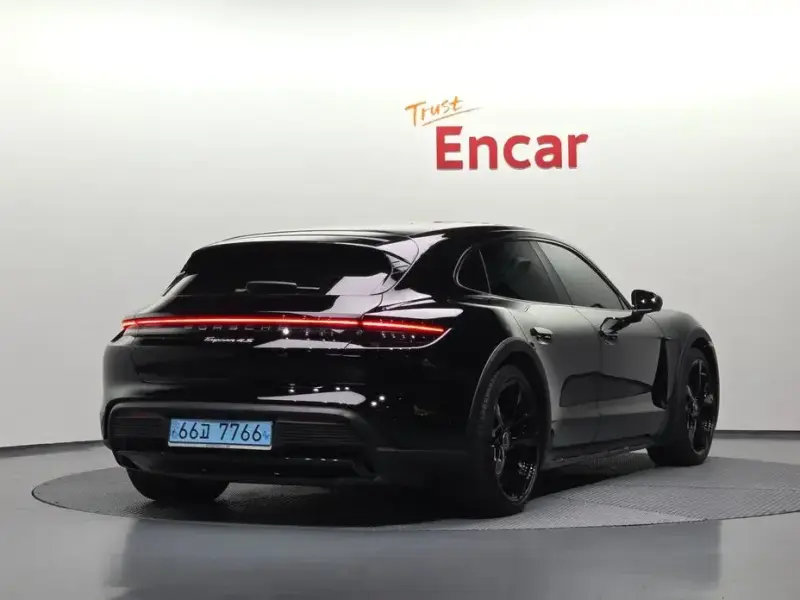 2022 Porsche Taycan с пробегом 20 790 км