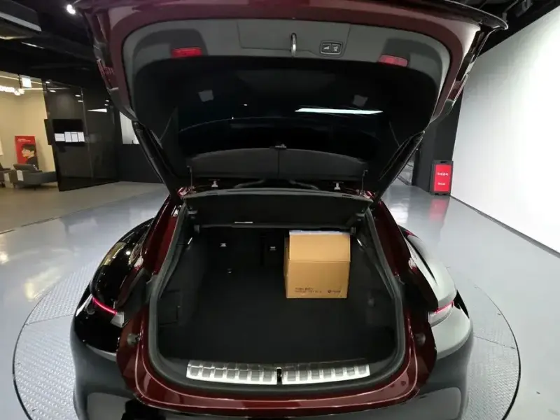 2022 Porsche Taycan с пробегом 20 790 км