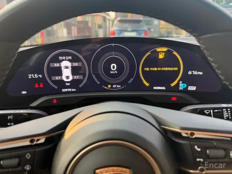 2023 Porsche Taycan с пробегом 22 891 км