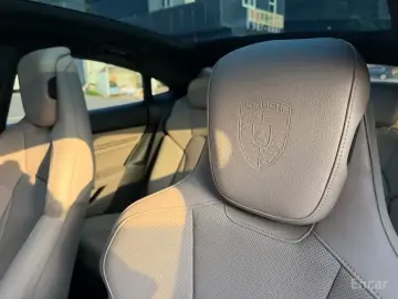 2023 Porsche Taycan с пробегом 22 891 км