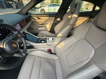 2023 Porsche Taycan с пробегом 22 891 км