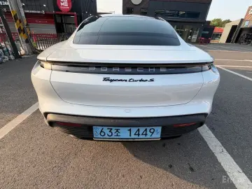 2023 Porsche Taycan с пробегом 22 891 км