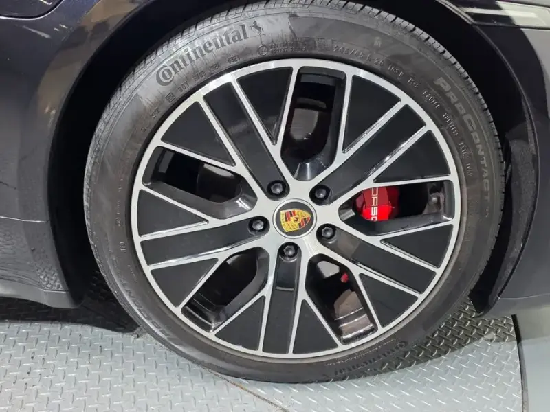2022 Porsche Taycan с пробегом 15 404 км