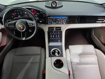 2022 Porsche Taycan с пробегом 15 404 км