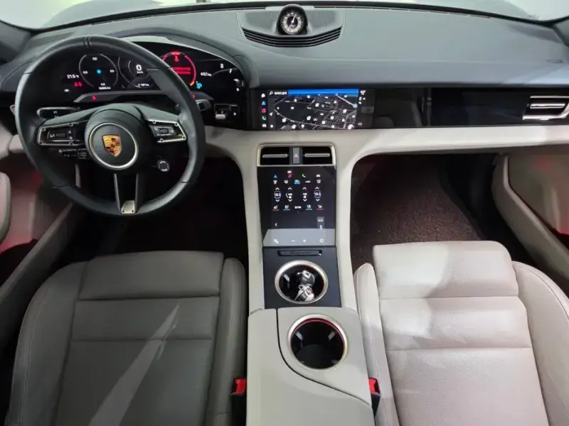 2022 Porsche Taycan с пробегом 15 404 км
