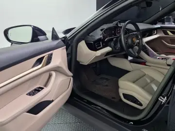 2022 Porsche Taycan с пробегом 15 404 км