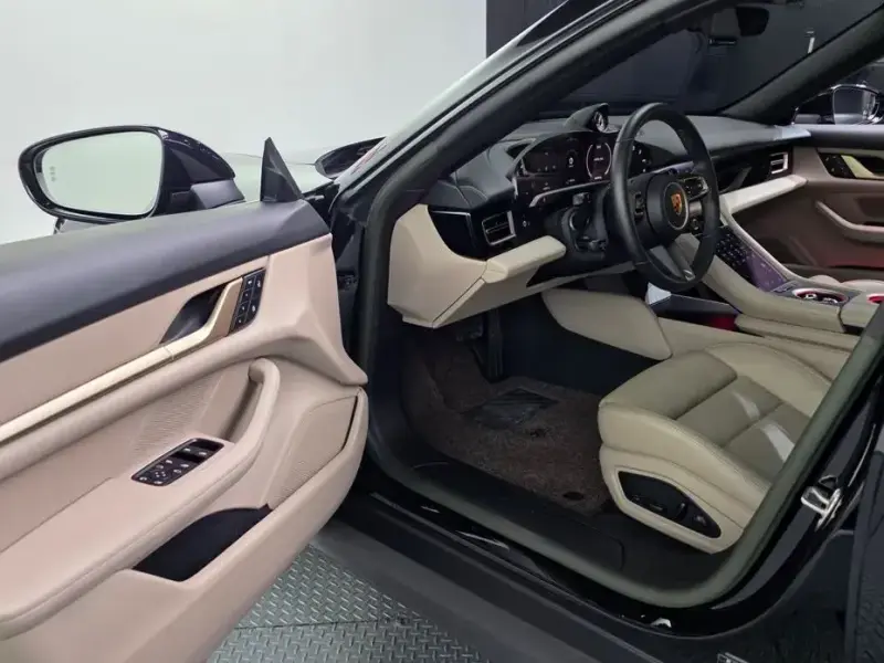 2022 Porsche Taycan с пробегом 15 404 км