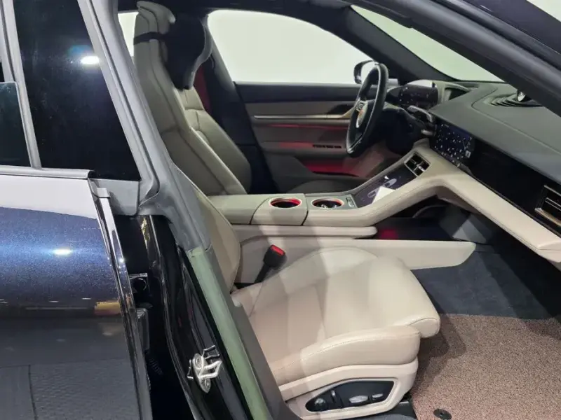 2022 Porsche Taycan с пробегом 15 404 км