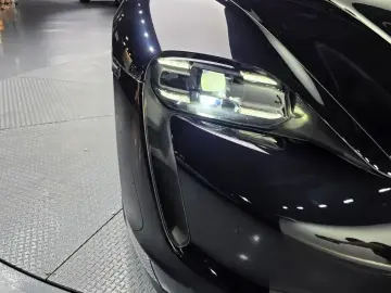 2022 Porsche Taycan с пробегом 15 404 км