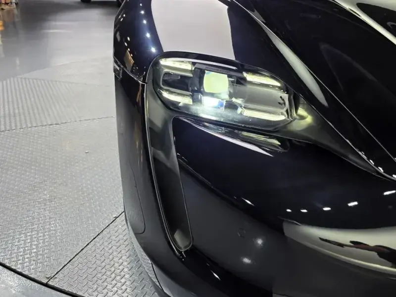 2022 Porsche Taycan с пробегом 15 404 км